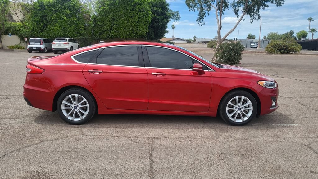 Used 2020 Ford Fusion Energi Titanium FWD image 11