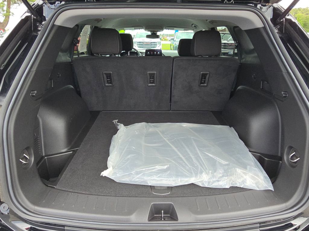 Used 2025 Chevrolet Blazer LT w/ Midnight/Sport Edition FWD image 23