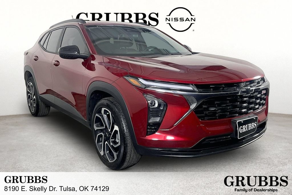 Used 2025 Chevrolet Trax RS w/ Sunroof Package