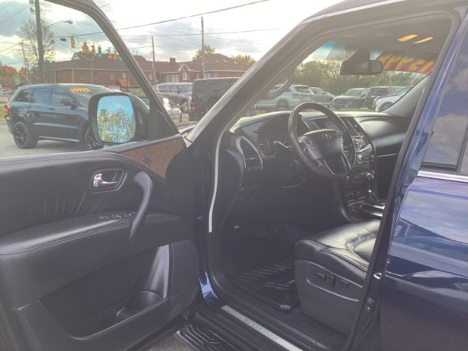 Used 2017 INFINITI QX80 4WD image 5