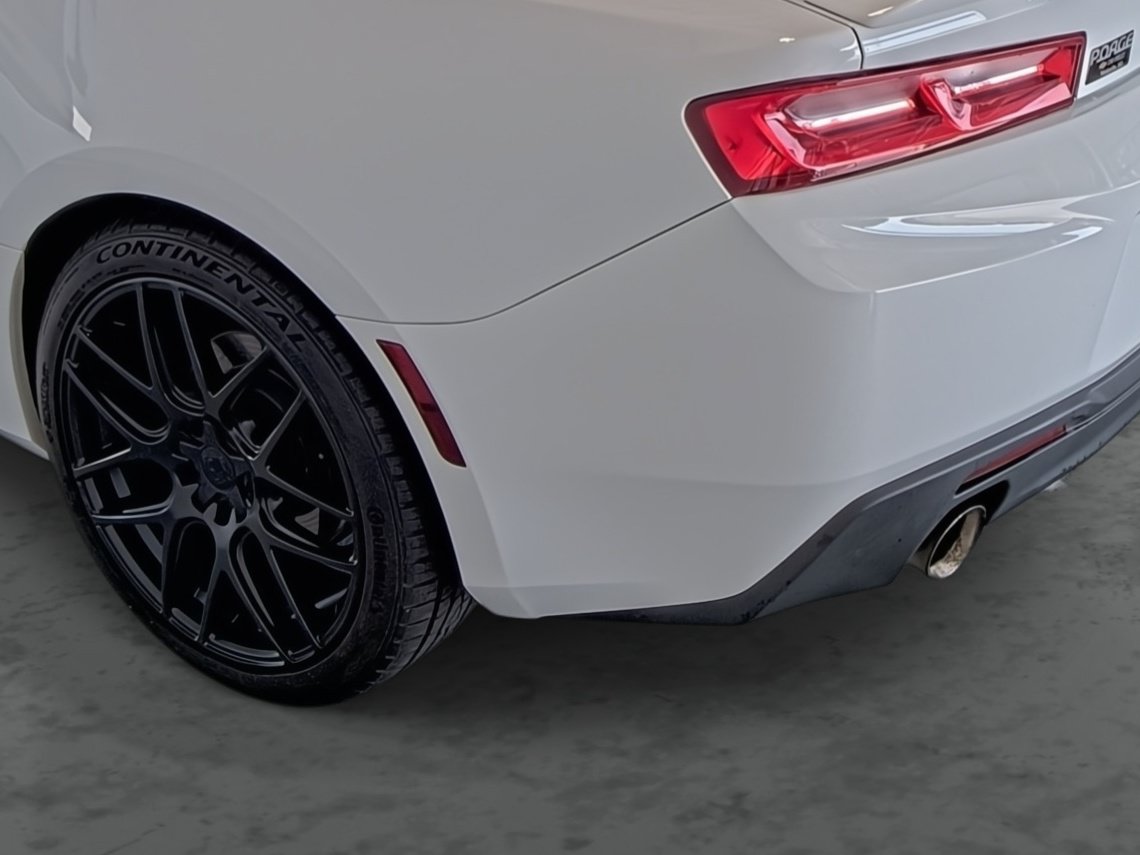 Used 2018 Chevrolet Camaro LT w/ RS Package RWD image 9