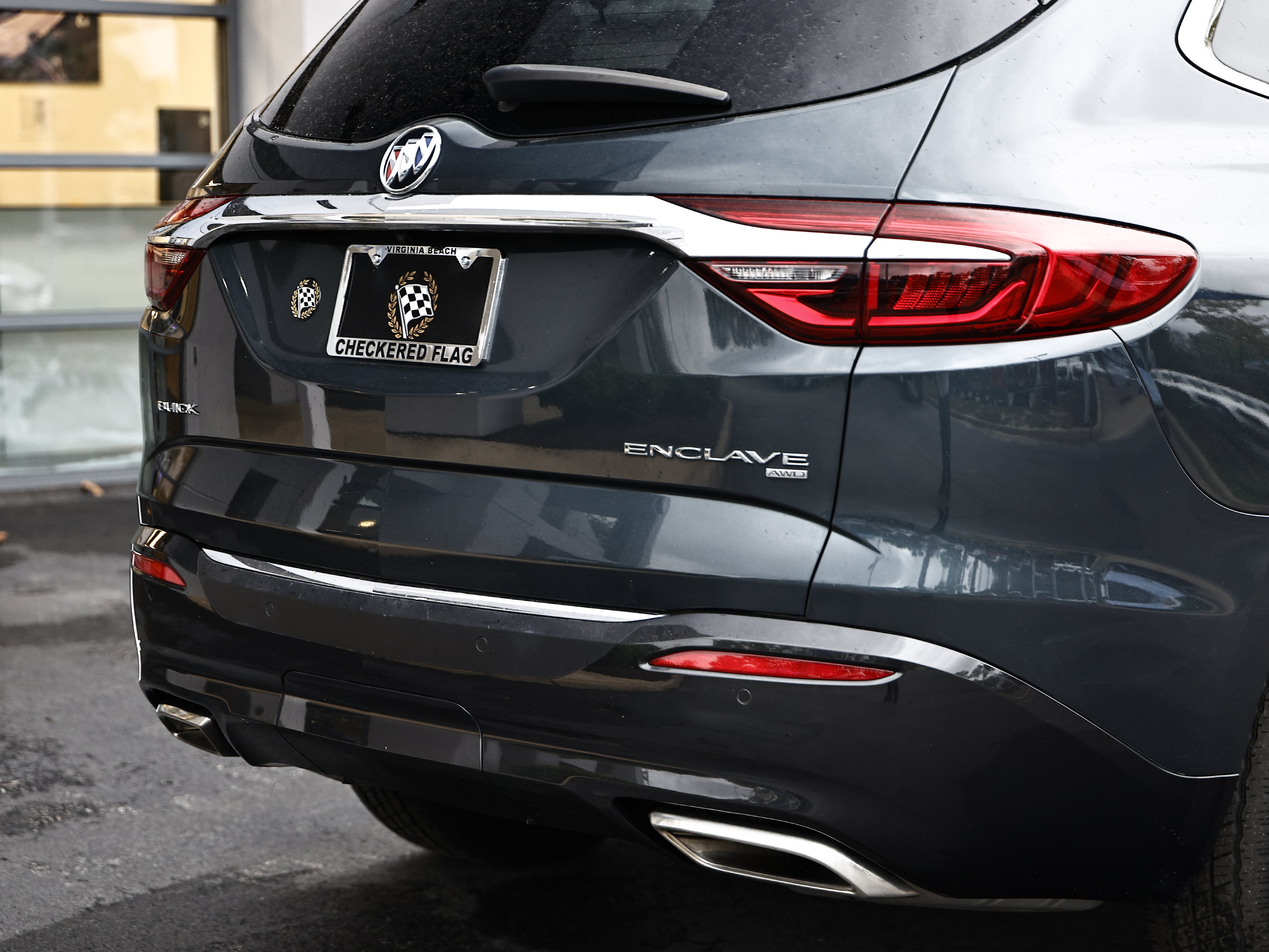 Used 2018 Buick Enclave Essence AWD/4WD image 9