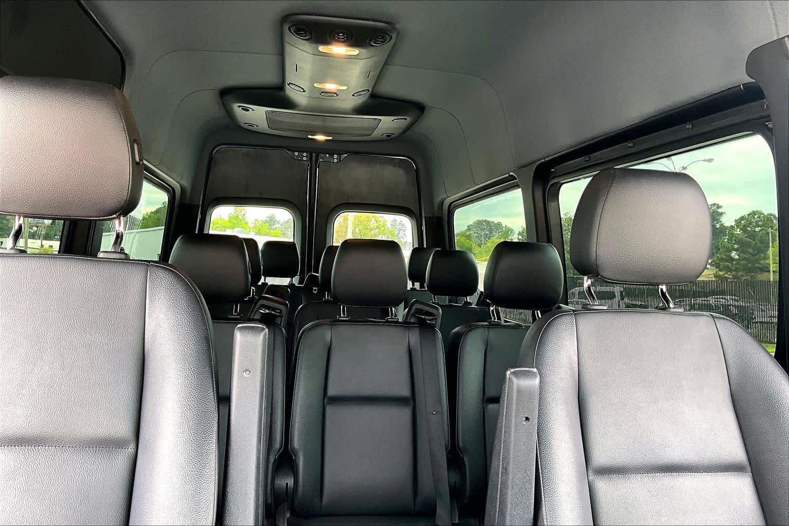 Used 2022 Mercedes-Benz Sprinter 2500 image 36