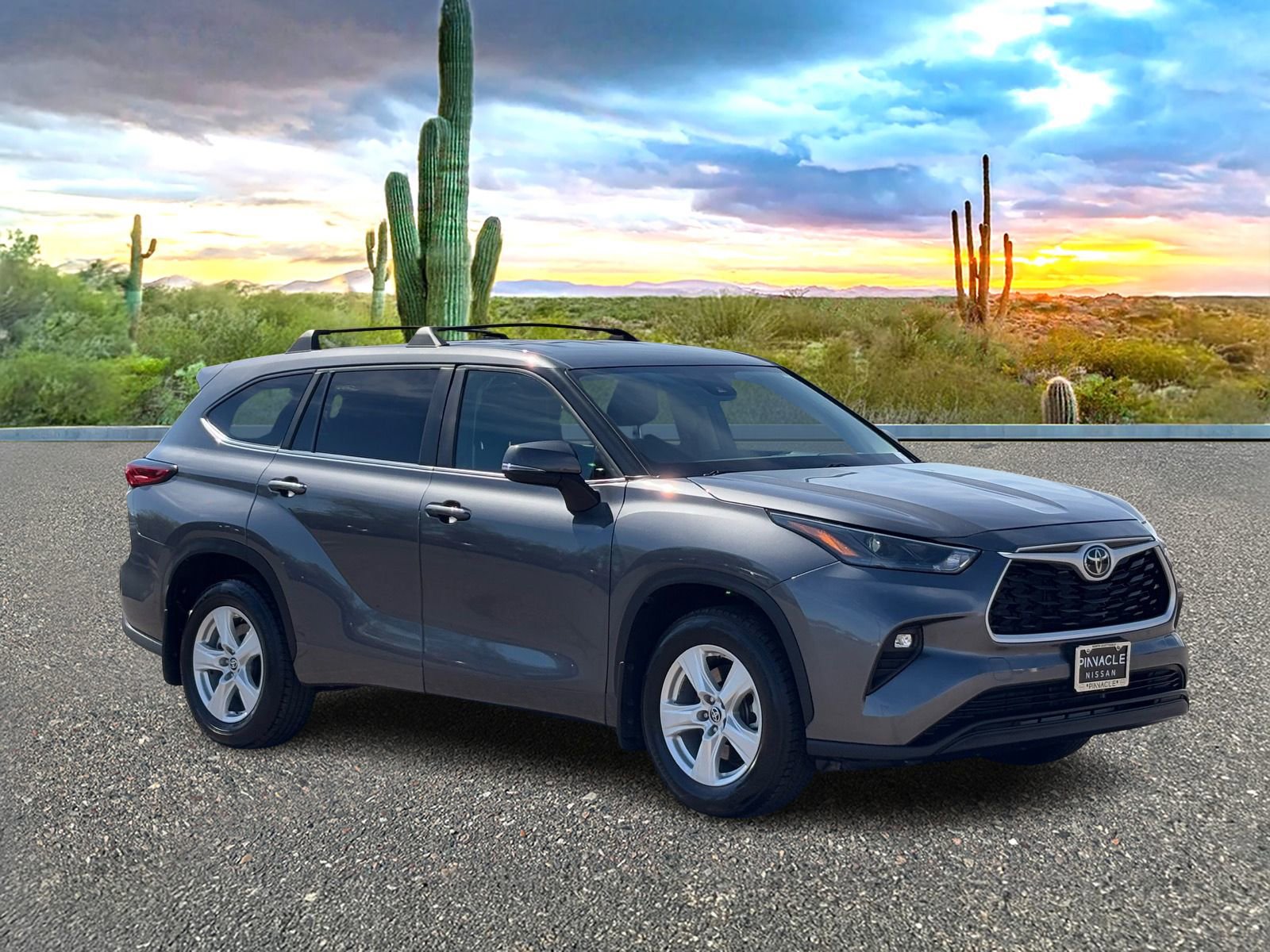 Used 2023 Toyota Highlander LE image 7