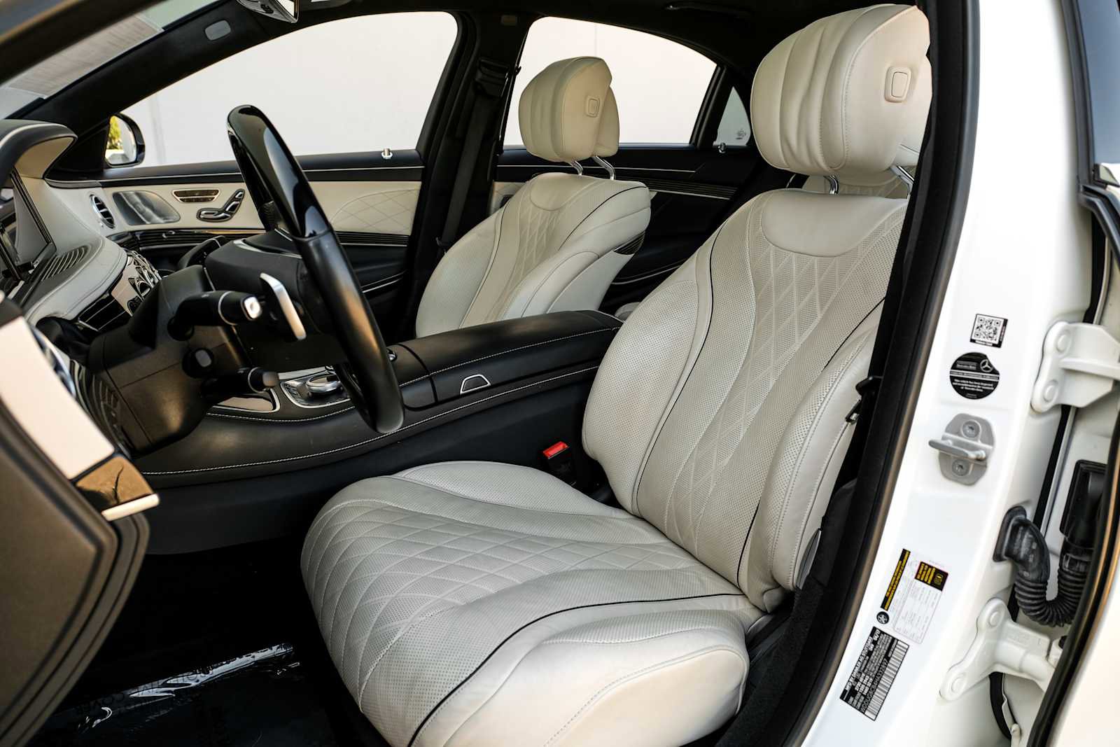 Used 2017 Mercedes-Benz S 550 Sedan image 34