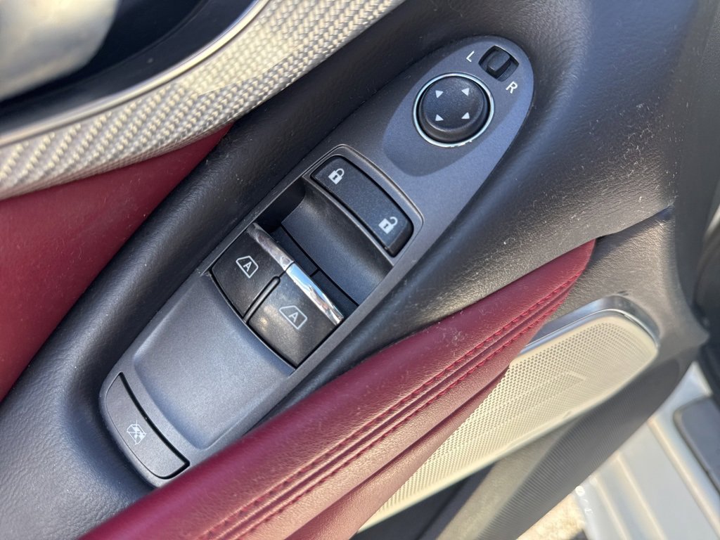 Used 2017 INFINITI Q60 Red Sport 400 image 20