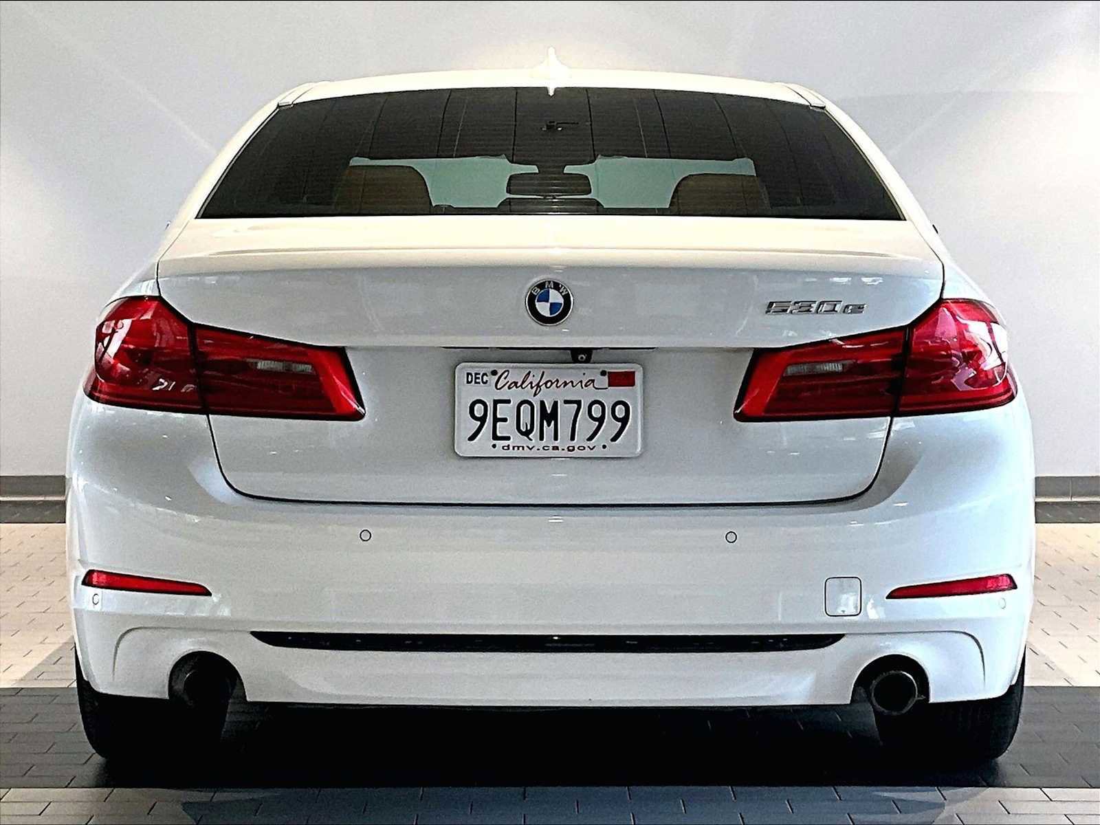 Used 2019 BMW 530e w/ Convenience Package image 9