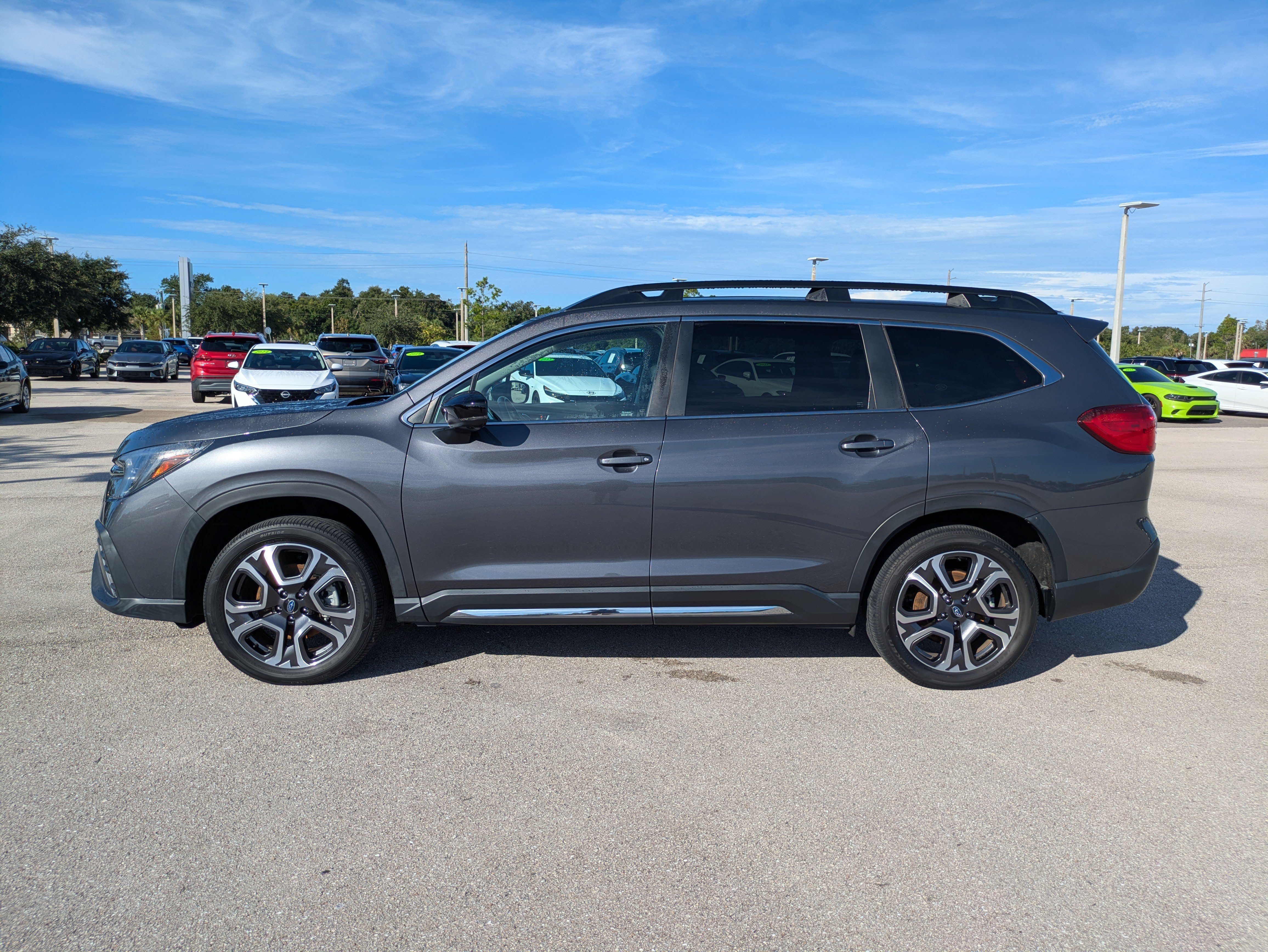 Used 2024 Subaru Ascent Limited w/ Technology Package AWD/4WD image 7