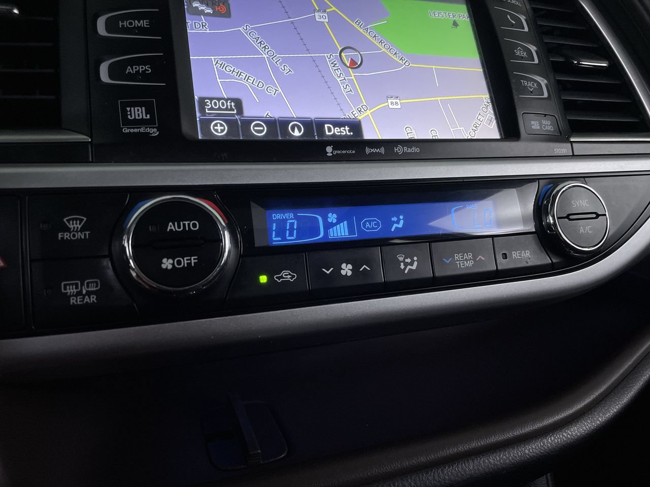 Used 2019 Toyota Highlander Limited AWD/4WD image 17