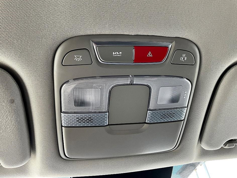 Used 2023 Kia Telluride LX image 31