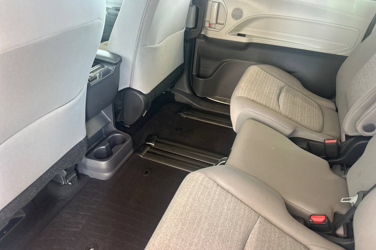 Certified 2024 Toyota Sienna LE AWD/4WD image 15