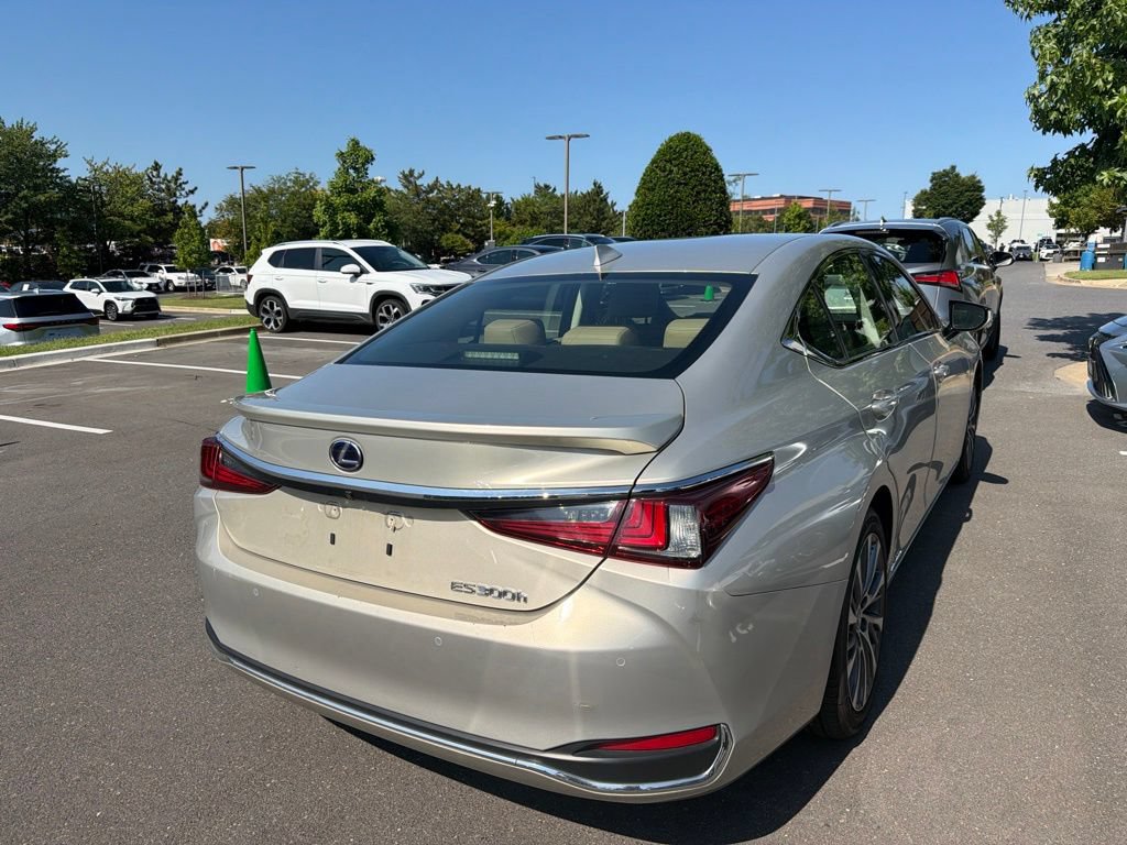 Used 2019 Lexus ES 300h w/ Premium Package FWD image 4