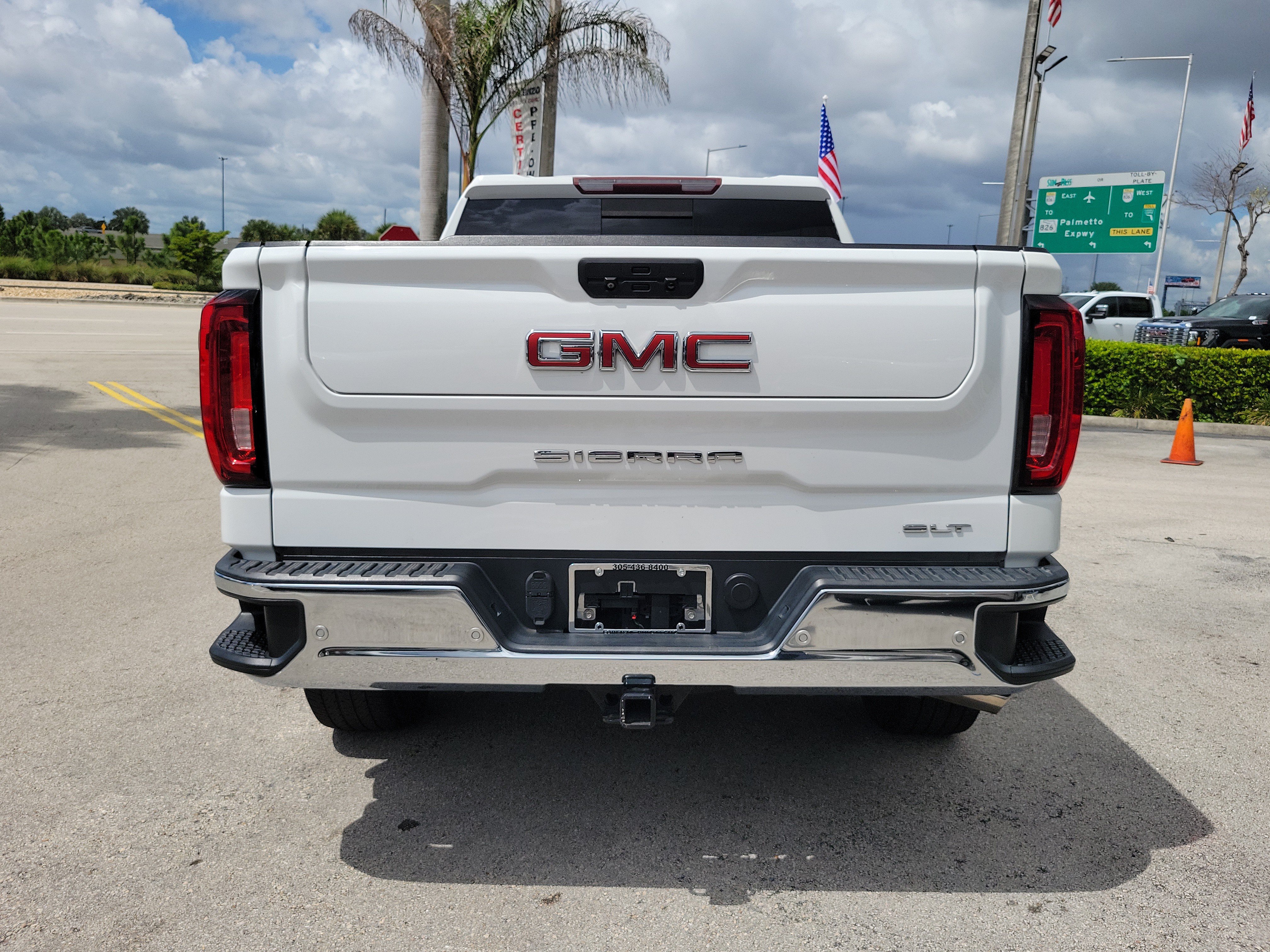 Used 2020 GMC Sierra 1500 SLT w/ SLT Premium Plus Package RWD image 6