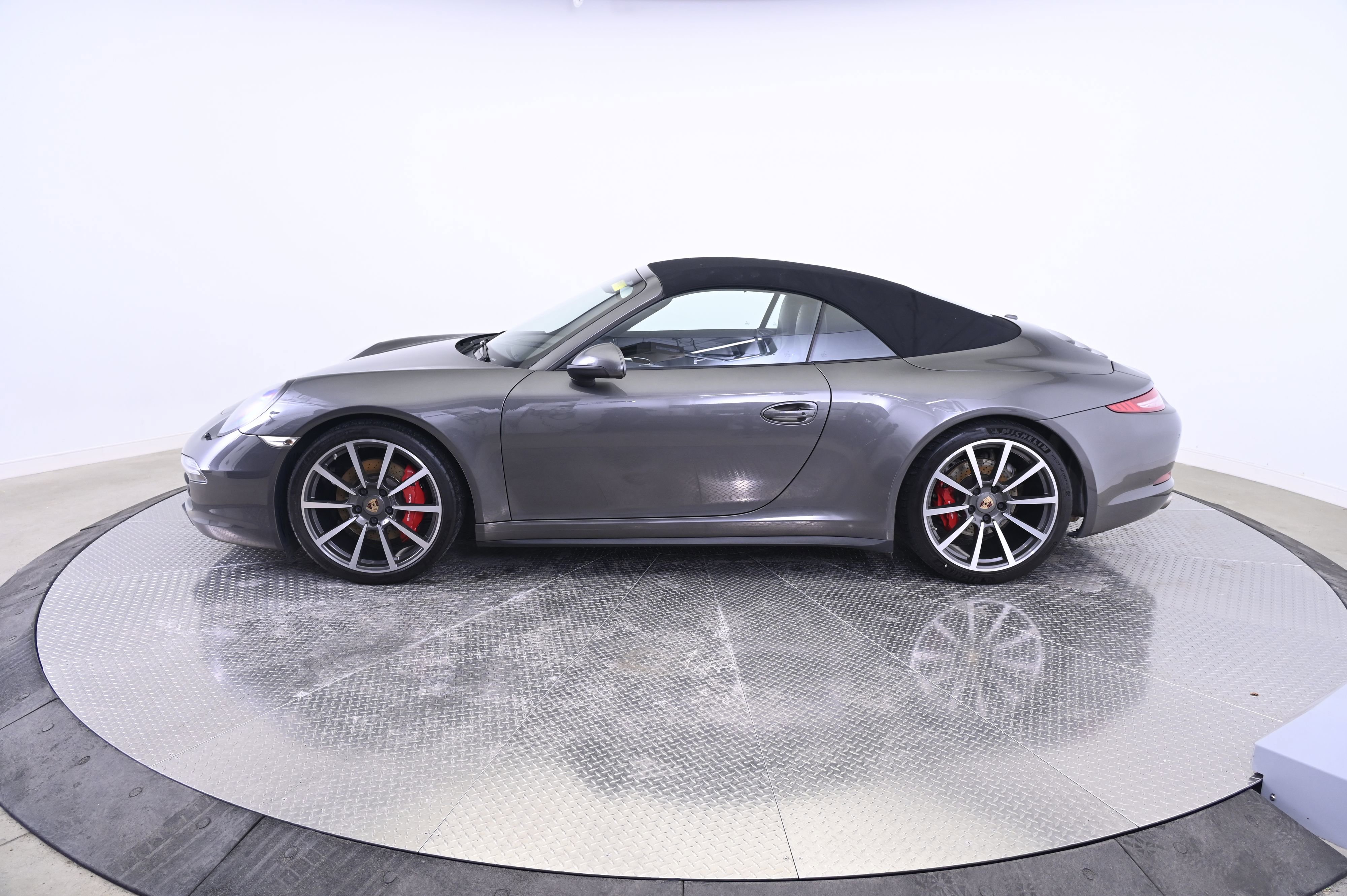 Used 2014 Porsche 911 Carrera 4S image 12