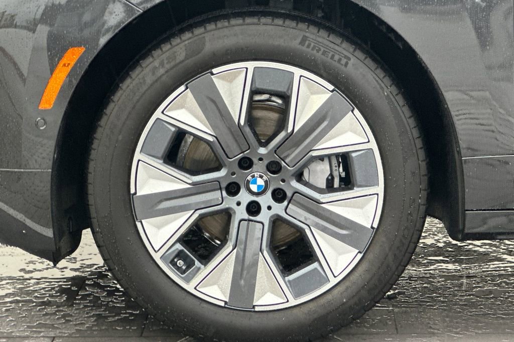 New 2026 BMW iX xDrive60 w/ Premium Package image 30