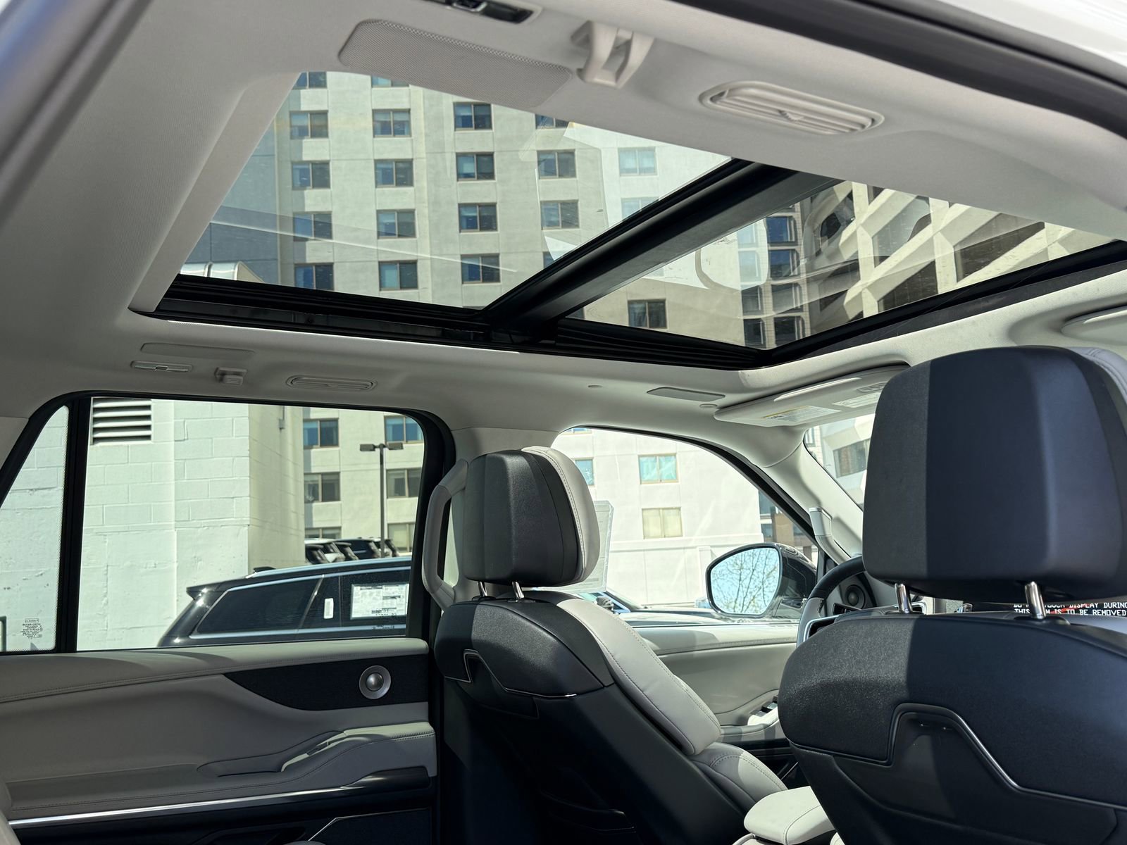 New 2026 Lincoln Navigator L Reserve image 9