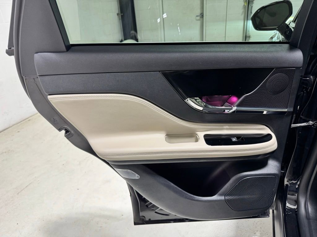 Used 2025 Lincoln Corsair Grand Touring image 25