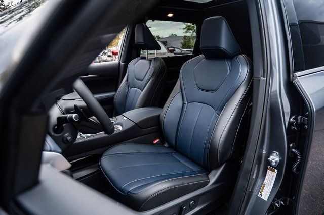 New 2026 INFINITI QX60 Sport w/ Dark Cargo Package image 17