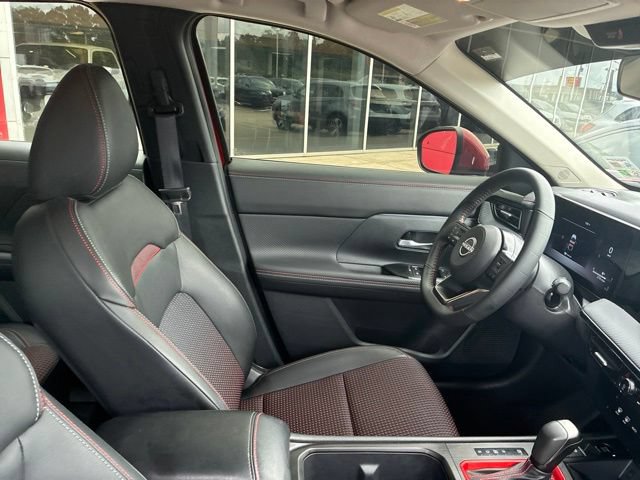 Used 2025 Nissan Kicks SR FWD image 9