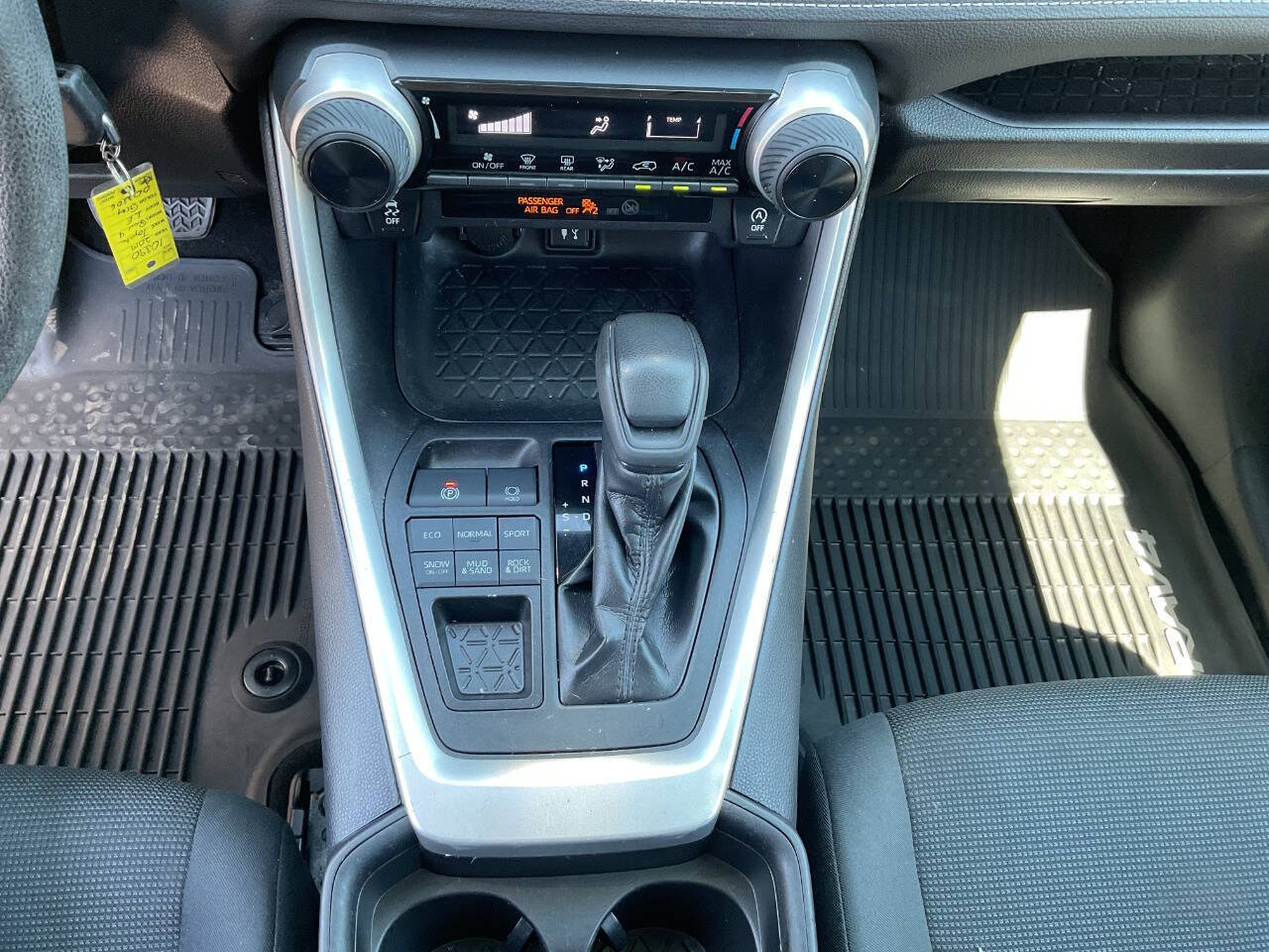 Used 2019 Toyota RAV4 LE w/ All Weather Liner Package AWD/4WD image 26
