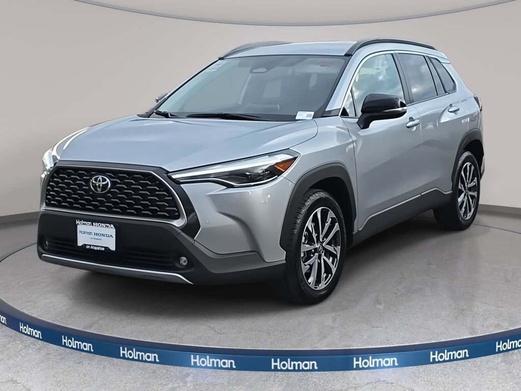 Used 2025 Toyota Corolla Cross XLE AWD/4WD image 1