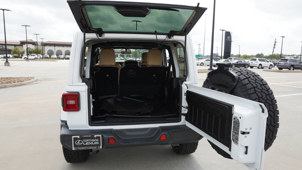 Used 2019 Jeep Wrangler Unlimited Sahara image 36