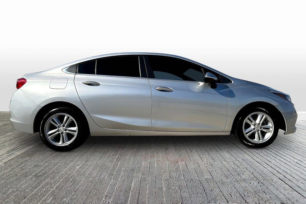 Used 2016 Chevrolet Cruze LT w/ LT Convenience Package image 8