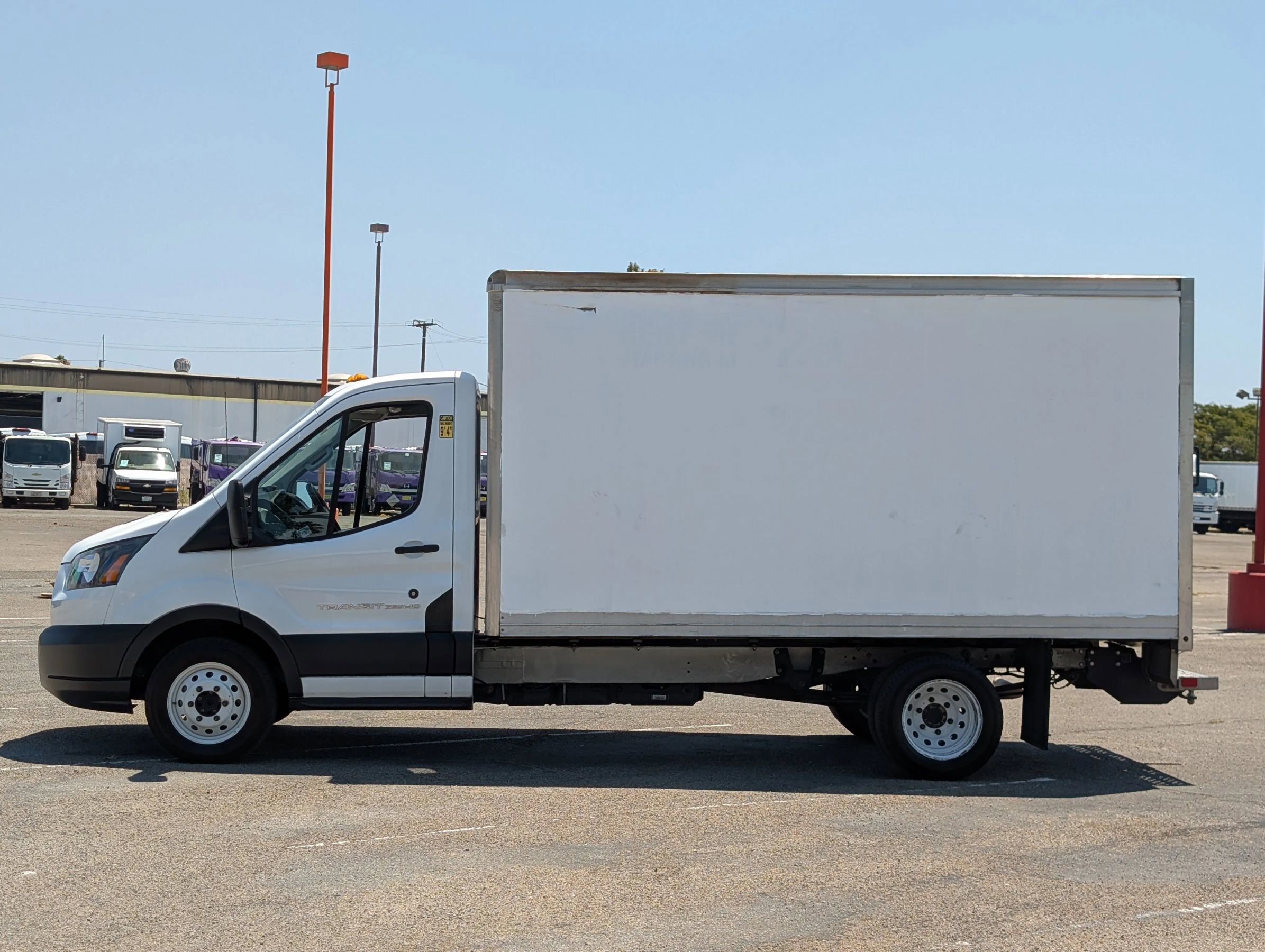 Used 2018 Ford Transit 350 156 DRW RWD image 5