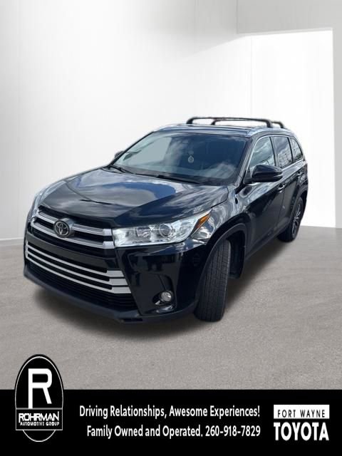 Used 2019 Toyota Highlander XLE AWD/4WD image 1
