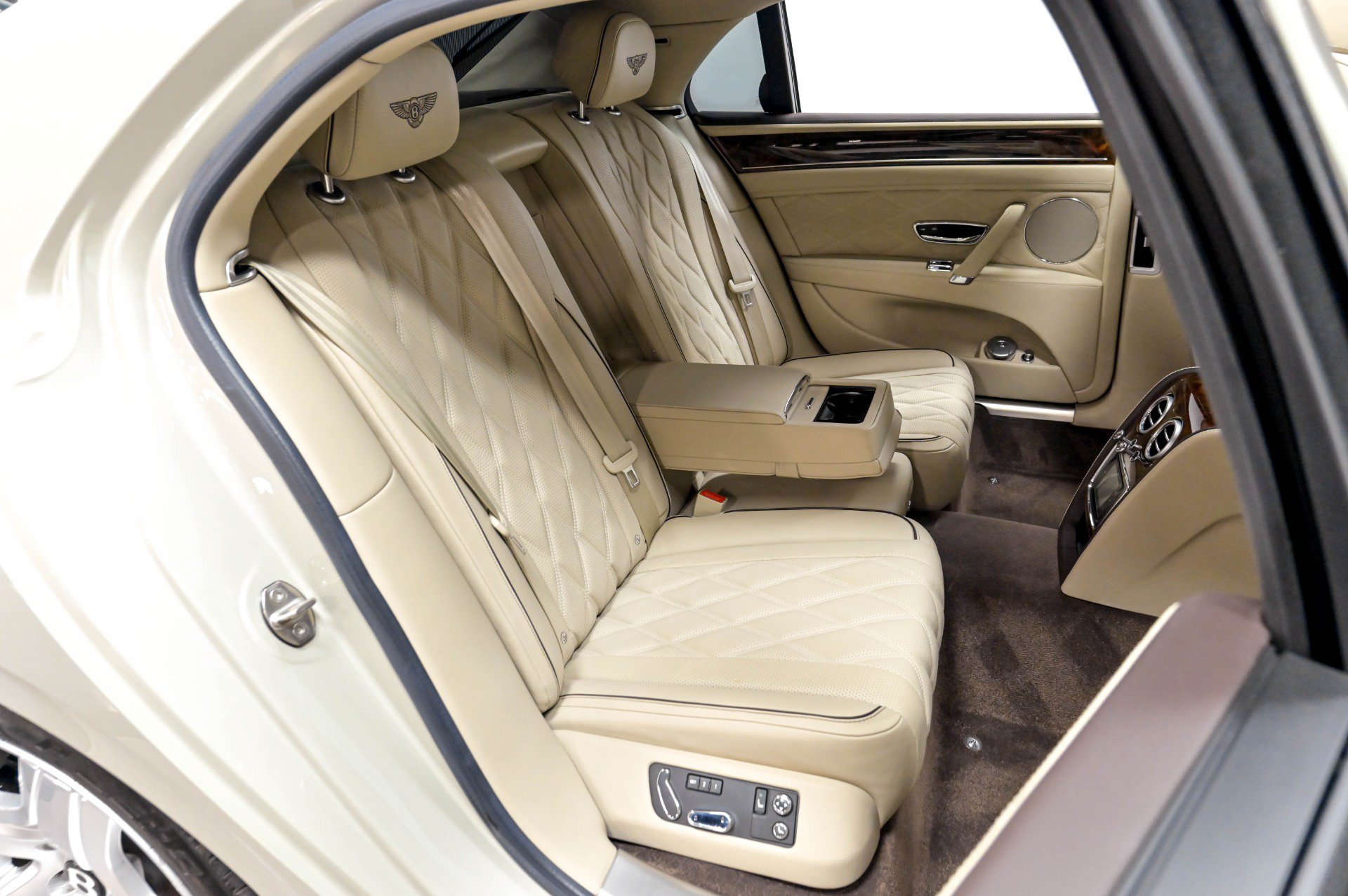 Used 2015 Bentley Flying Spur W12 AWD/4WD image 36