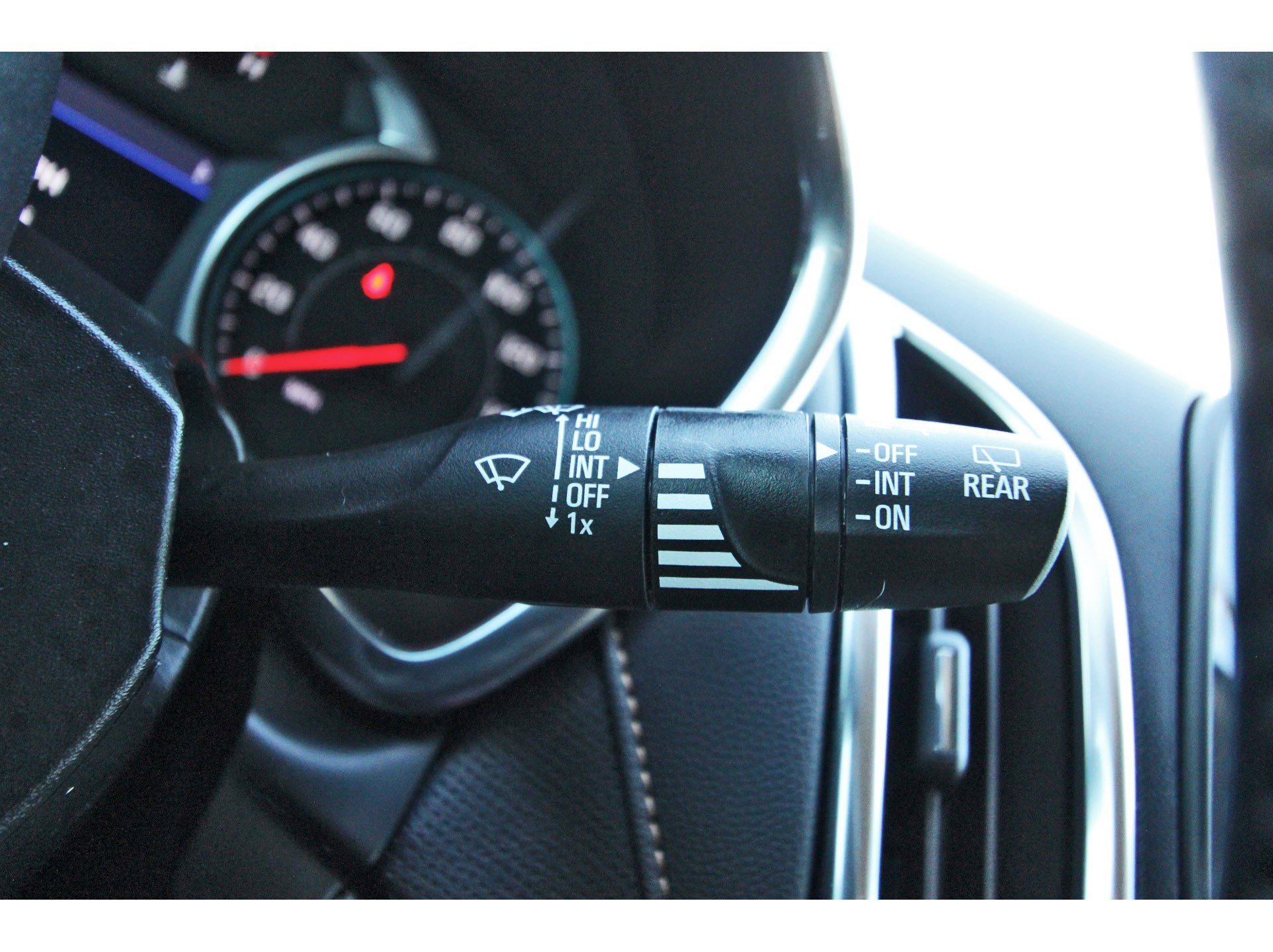 Used 2021 Chevrolet Equinox Premier FWD image 20