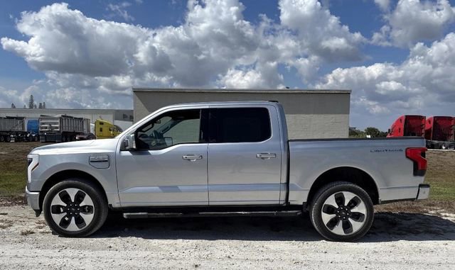 Used 2022 Ford F150 Lightning Platinum image 3