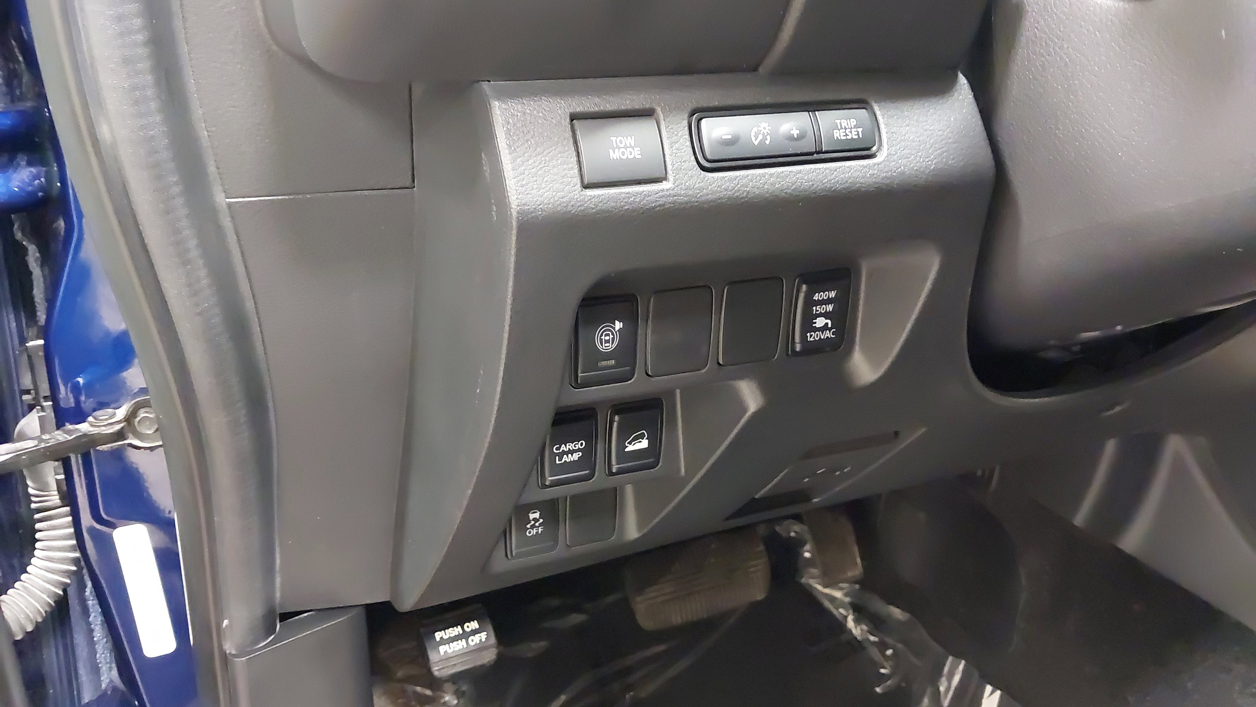 Used 2022 Nissan Frontier SV AWD/4WD image 32
