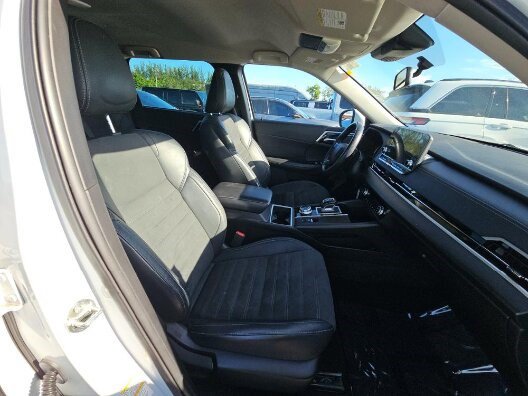 Used 2023 Mitsubishi Outlander SE FWD image 9