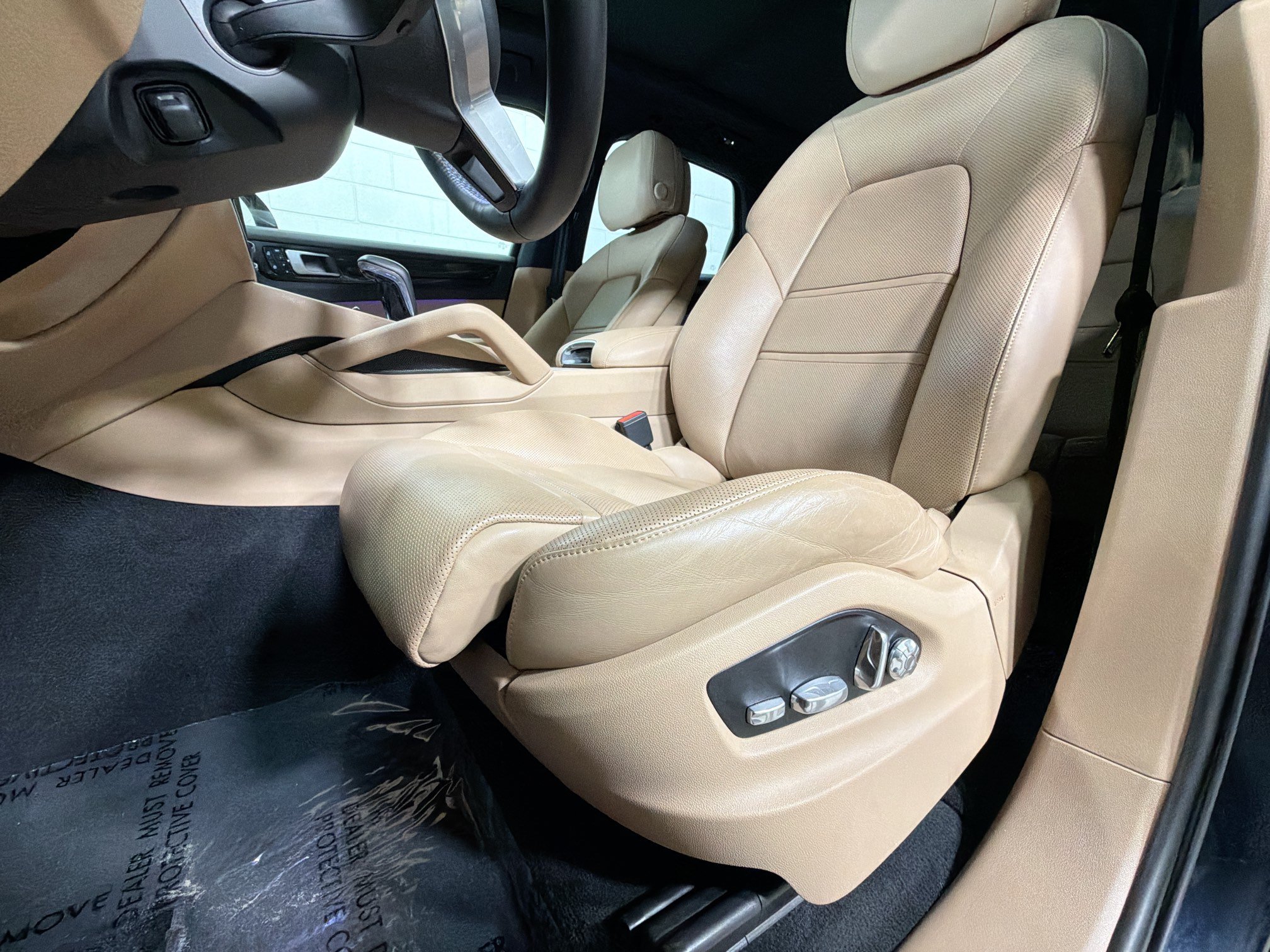 Certified 2020 Porsche Cayenne AWD/4WD image 5