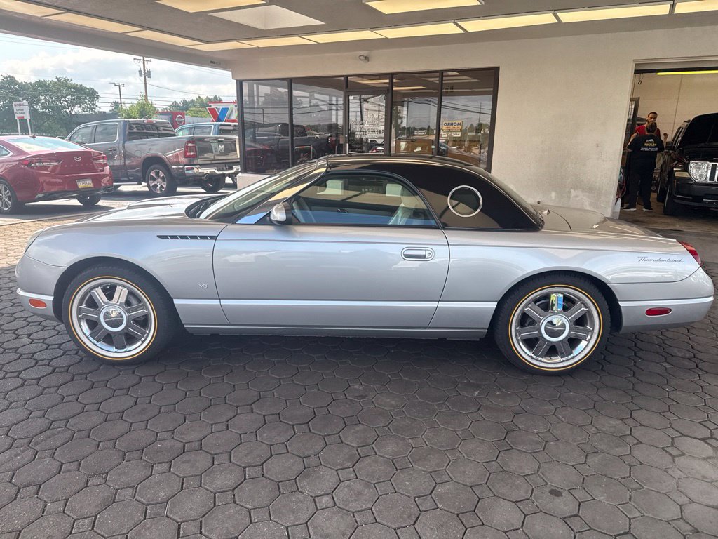 Used 2004 Ford Thunderbird RWD image 9