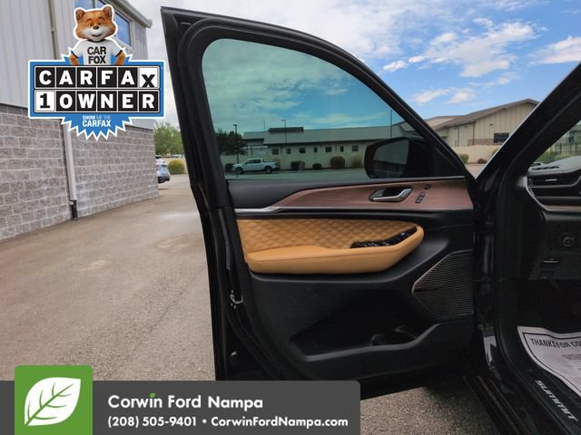 Used 2024 Jeep Grand Cherokee L Summit w/ Advanced Protech Group IV AWD/4WD image 10