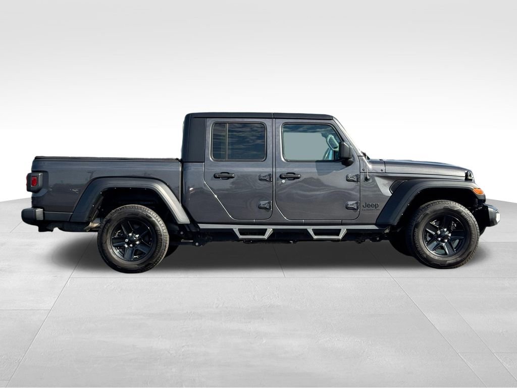 Used 2021 Jeep Gladiator Sport AWD/4WD image 8