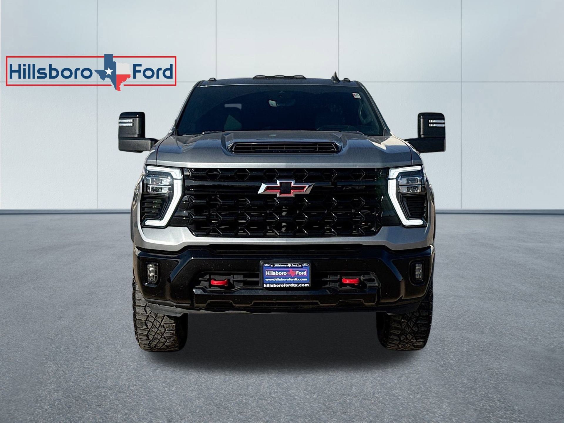 Used 2024 Chevrolet Silverado 2500 ZR2 w/ Technology Package image 2