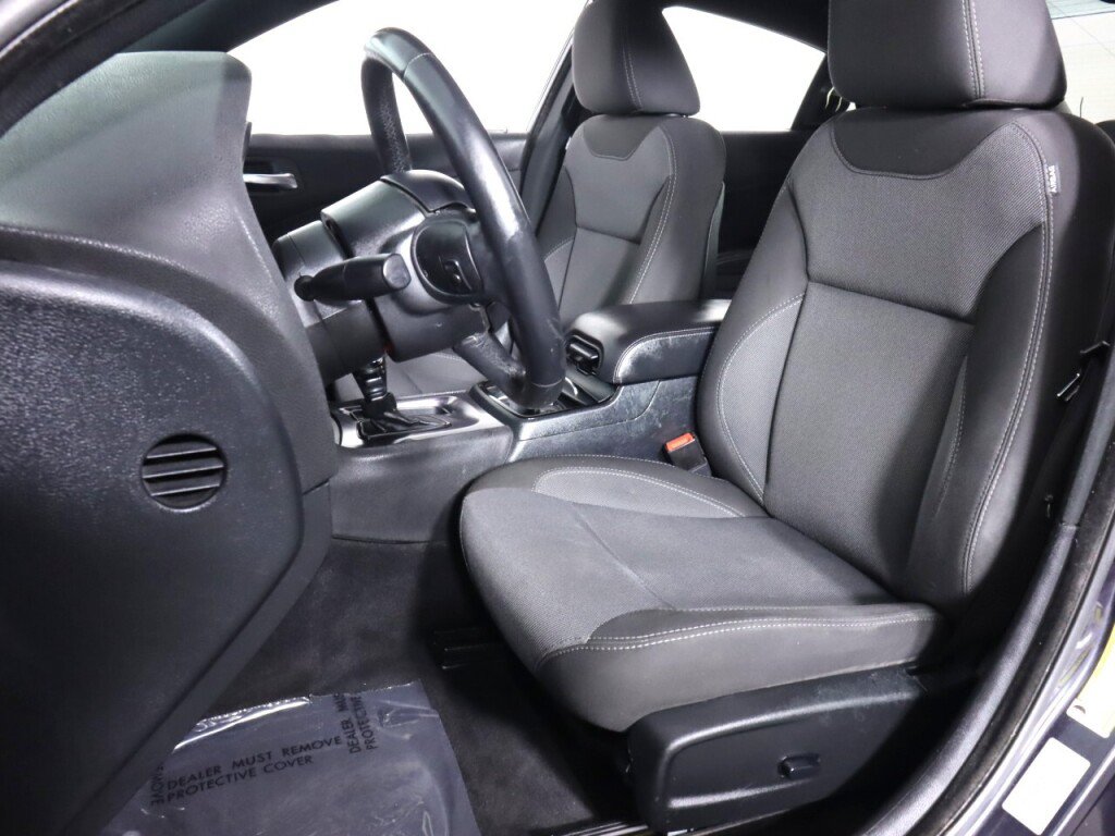 Used 2017 Dodge Charger SE w/ Blacktop Package RWD image 26