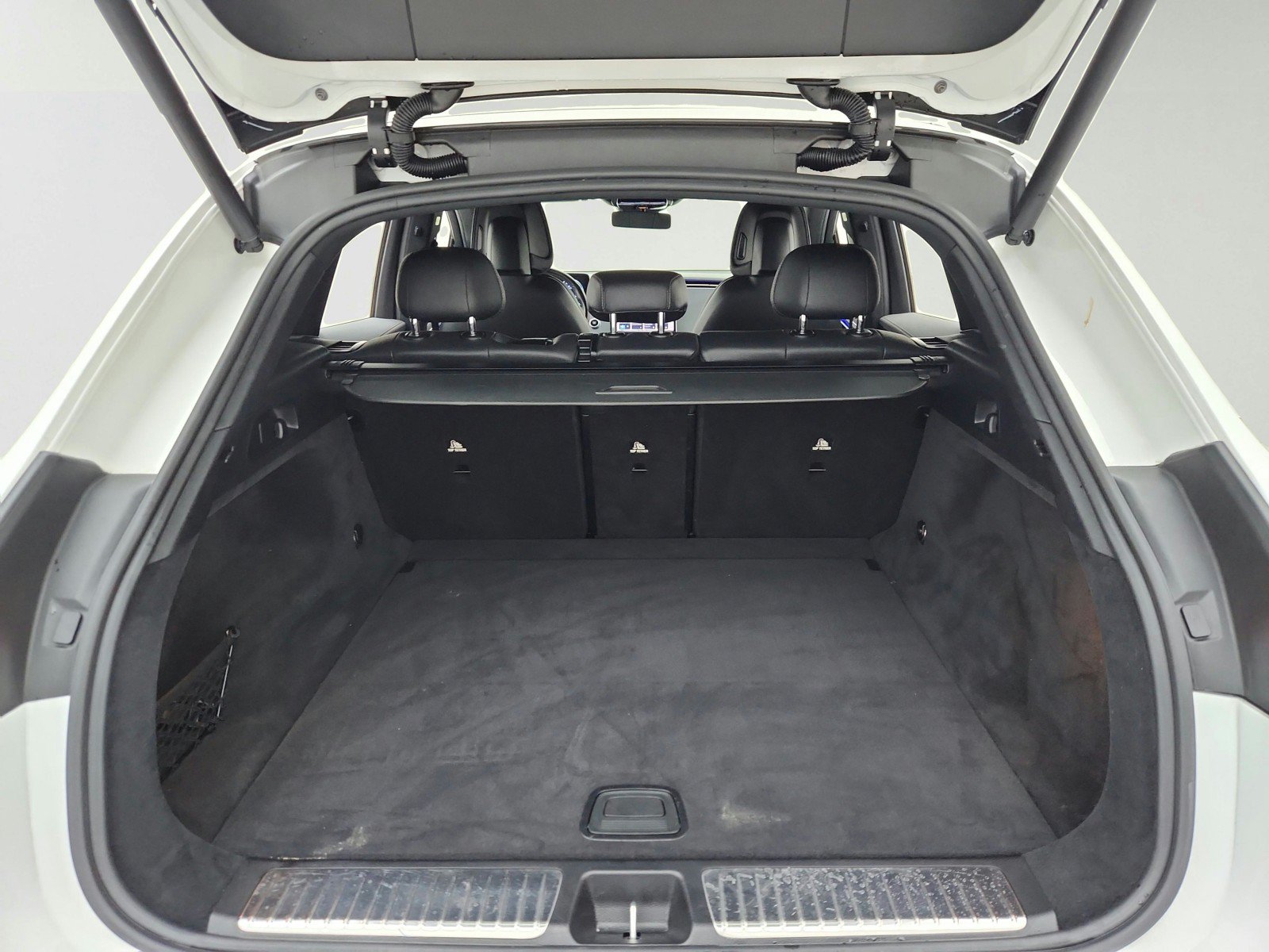 Certified 2023 Mercedes-Benz EQE 350+ 4MATIC SUV w/ AMG Line Exterior Package image 32