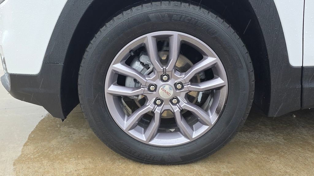 Used 2023 GMC Terrain SLT w/ LPO, Floor Liner Package AWD/4WD image 10