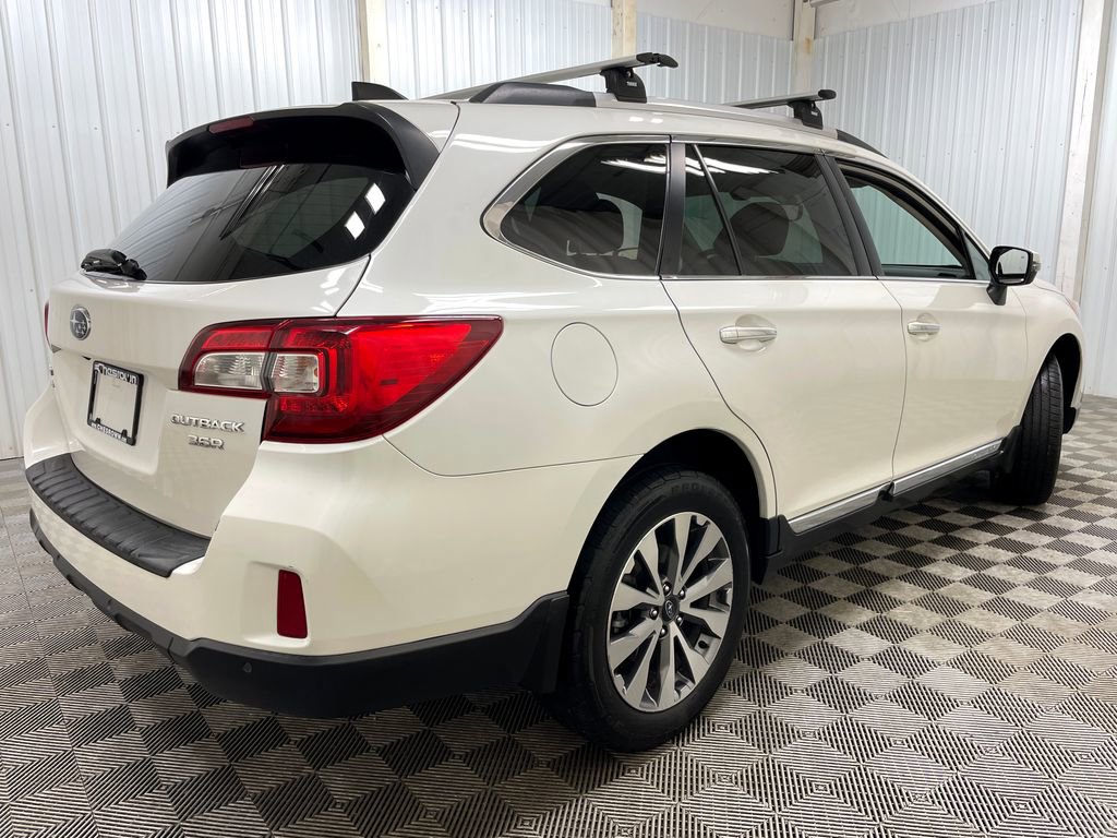 Used 2017 Subaru Outback 3.6R Touring w/ Popular Package #5A AWD/4WD image 23