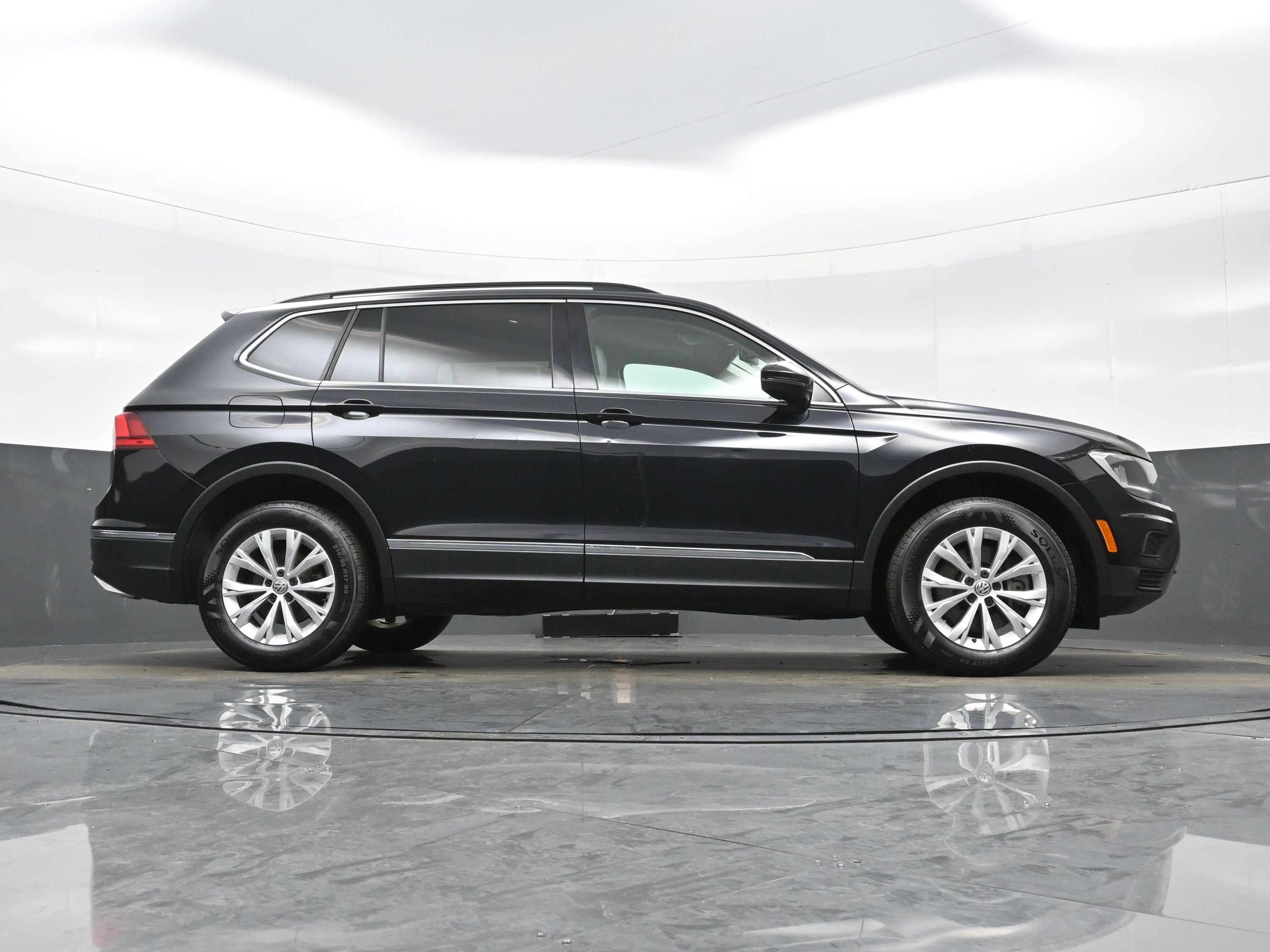Used 2018 Volkswagen Tiguan SE image 31