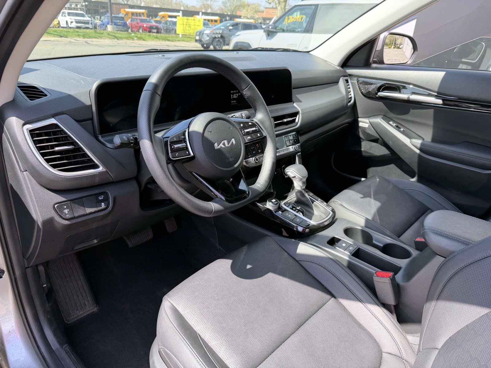 Used 2026 Kia Seltos SX w/ SX Sunroof Package AWD/4WD image 14