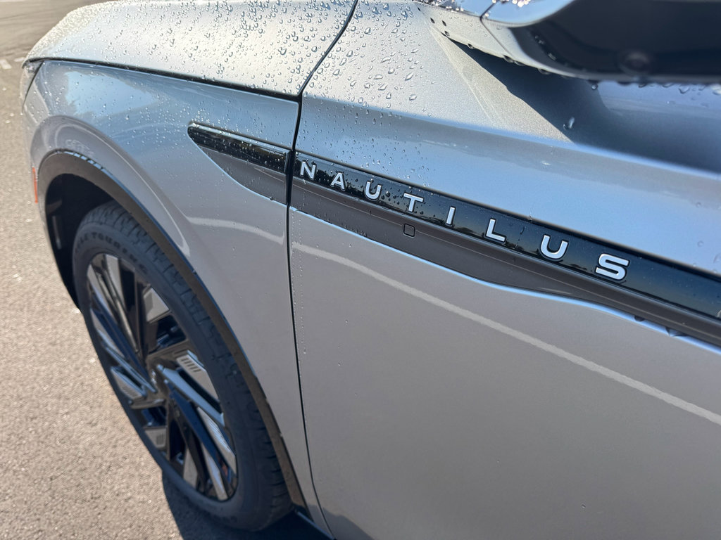 New 2026 Lincoln Nautilus Reserve w/ Jet Appearance Package image 5