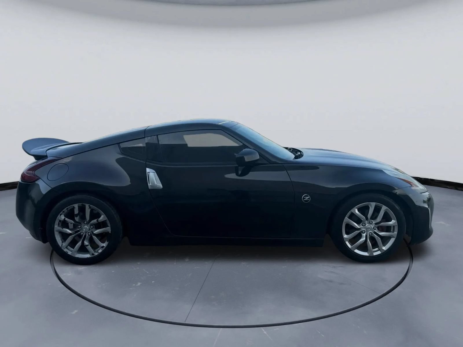 Used 2015 Nissan 370Z Coupe RWD image 8