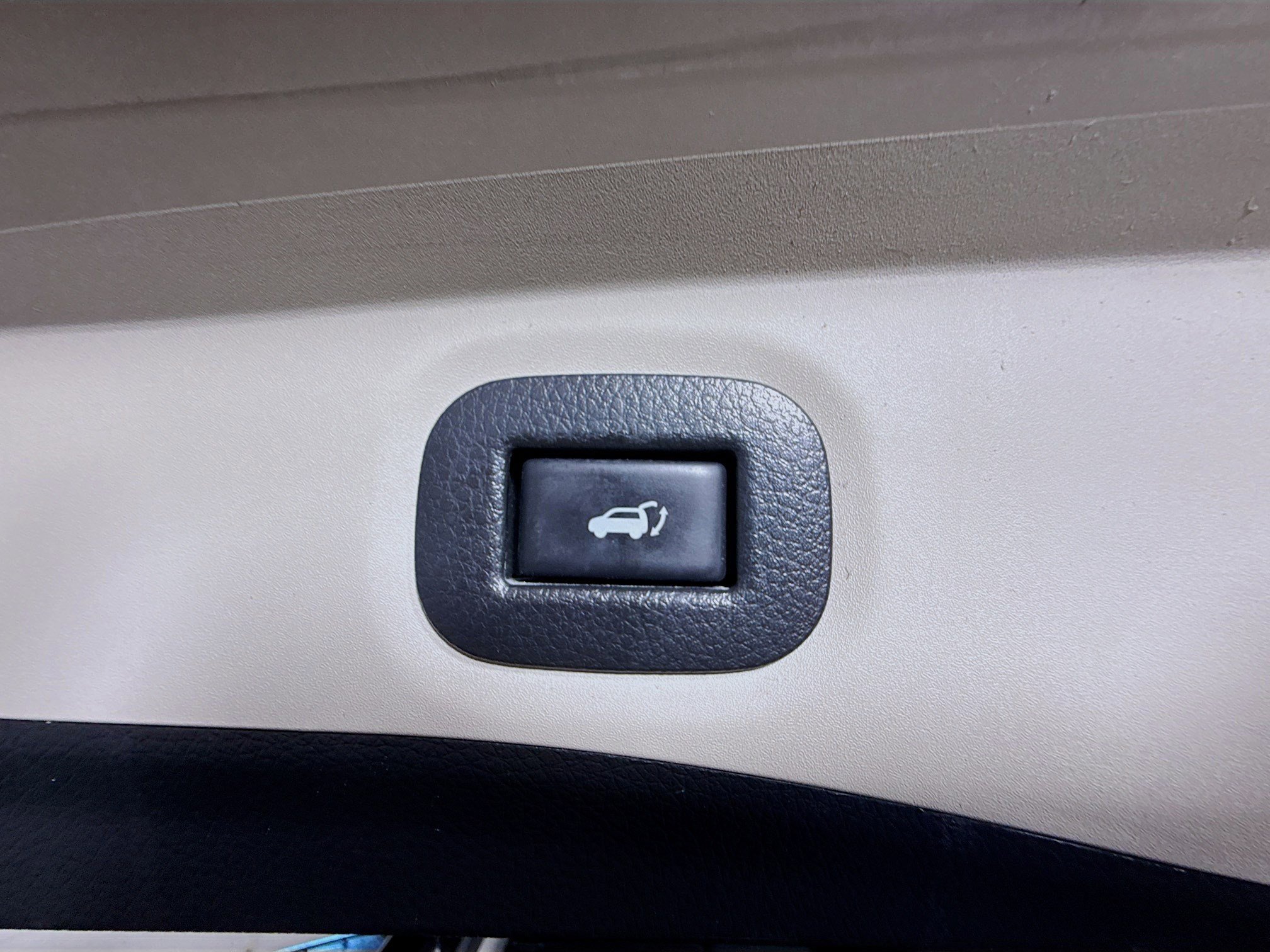 Used 2019 Nissan Rogue SV w/ Premium Package FWD image 41