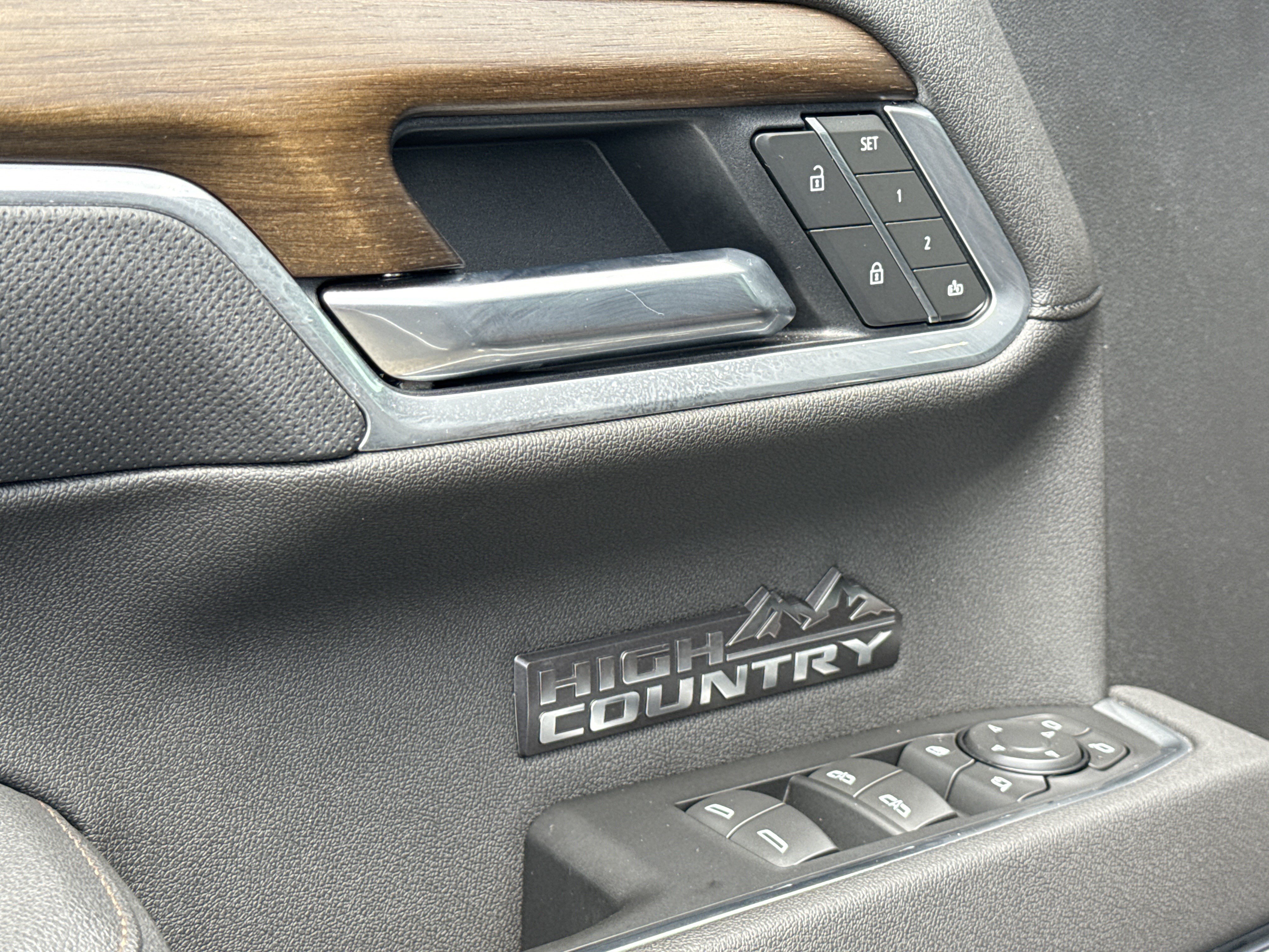 Used 2026 Chevrolet Silverado 1500 High Country w/ High Country Premium Package AWD/4WD image 15