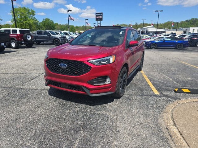 Used 2023 Ford Edge ST w/ Equipment Group 401A AWD/4WD image 2